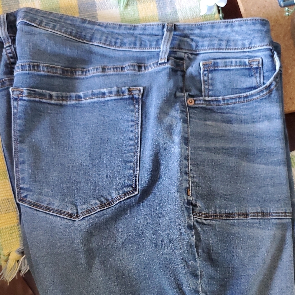 Old Navy Blue Straight Leg Jeans Timeless Style - Picture 8 of 9